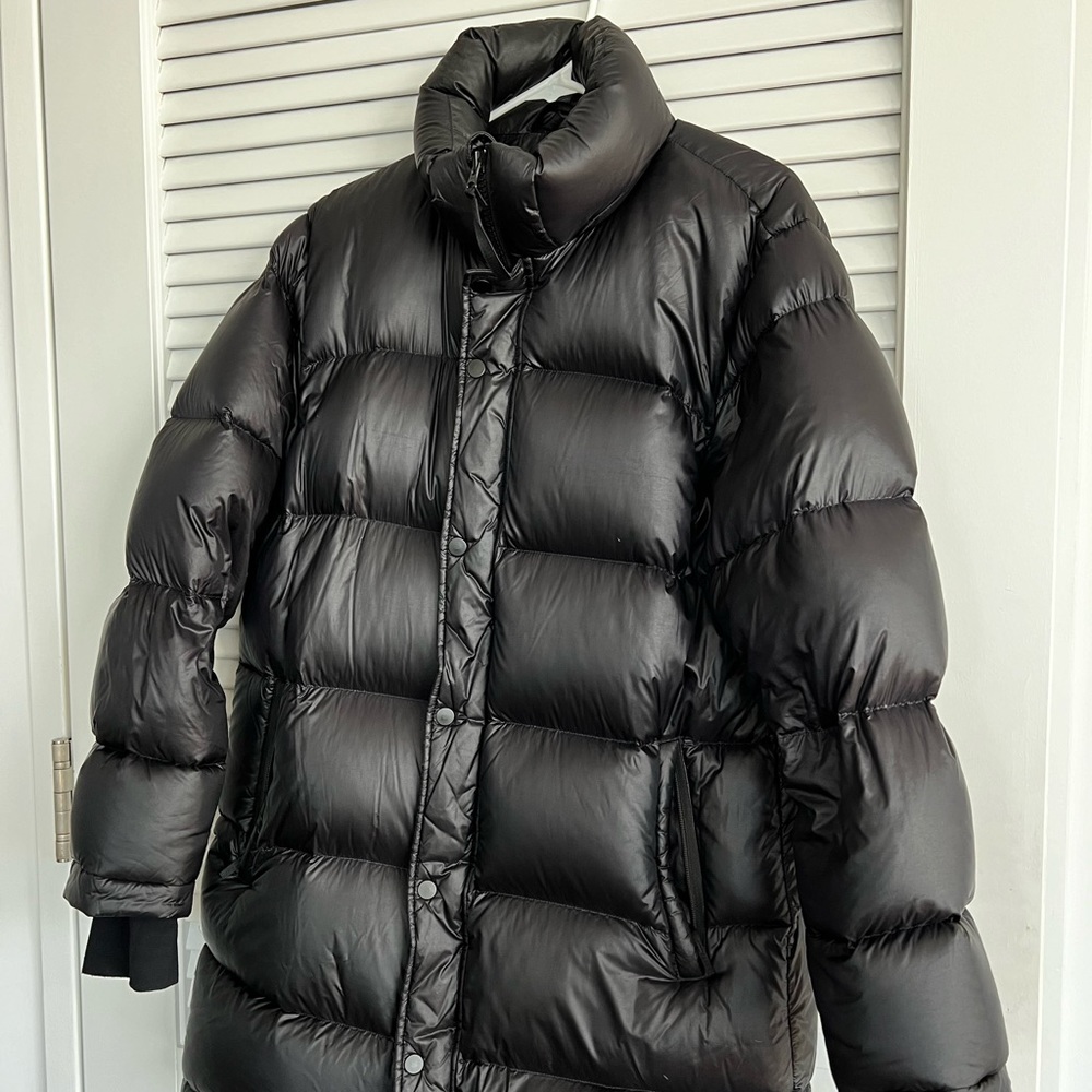 Aritzia Super Puff Black Gloss Mid
